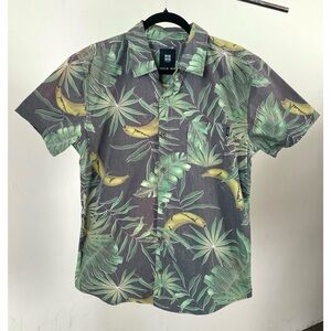 Insight green tropical leaf and banana print button up shirt size medium